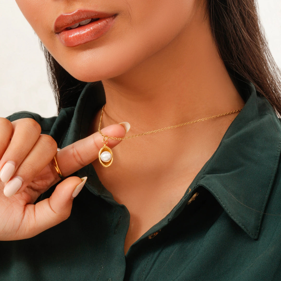 Pearl stone necklace