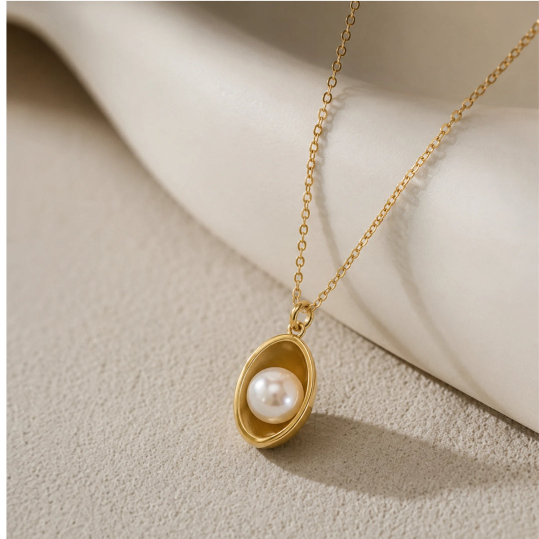 Pearl stone necklace