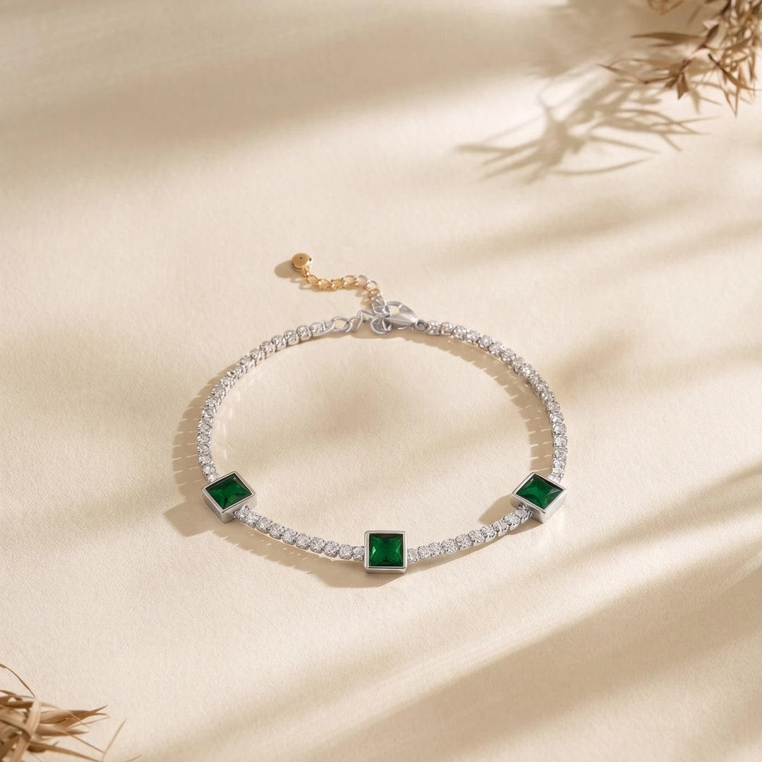 Silver Emerald Glow
