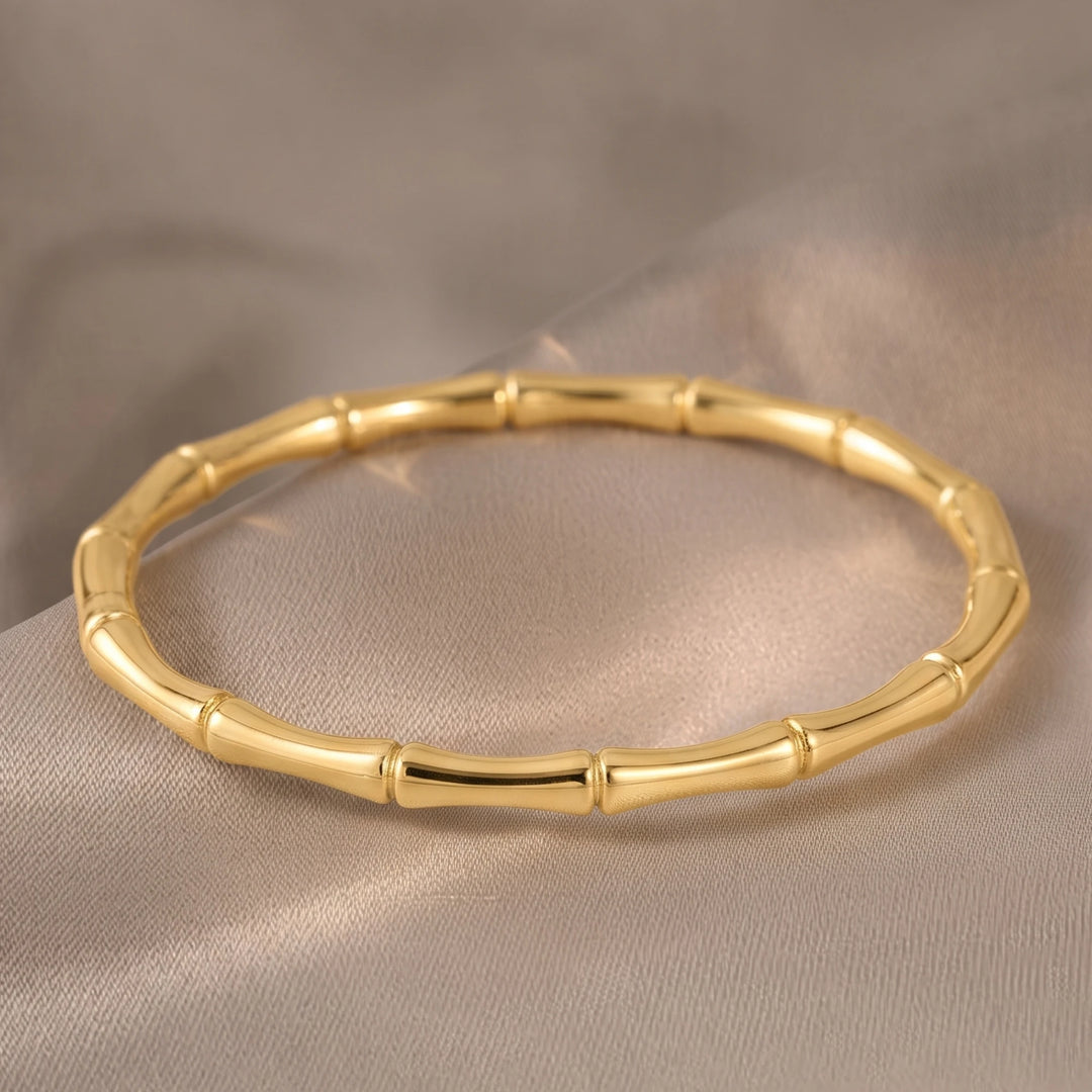 bamboo-inspired bangle (gold)