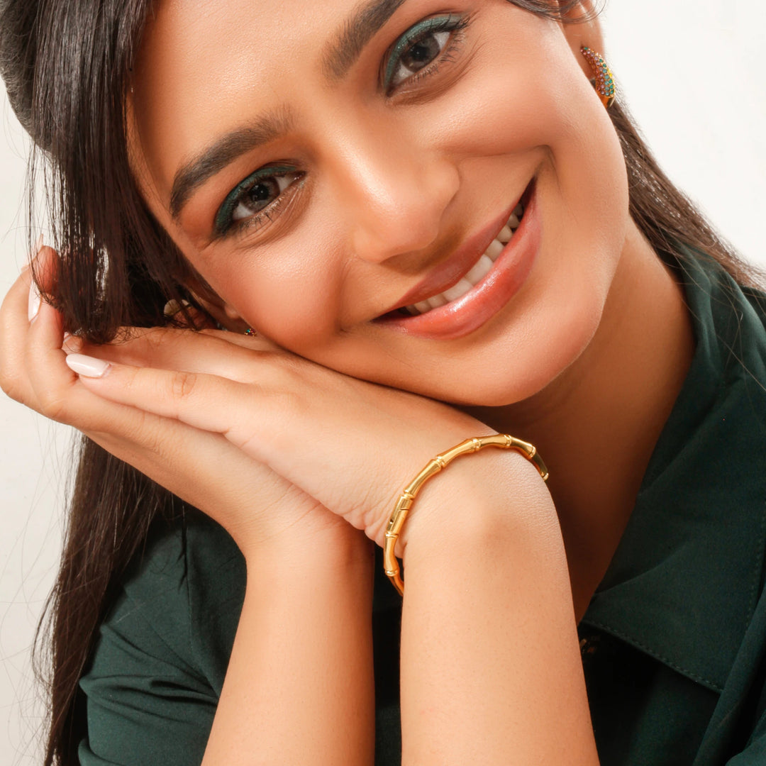 bamboo-inspired bangle (gold)